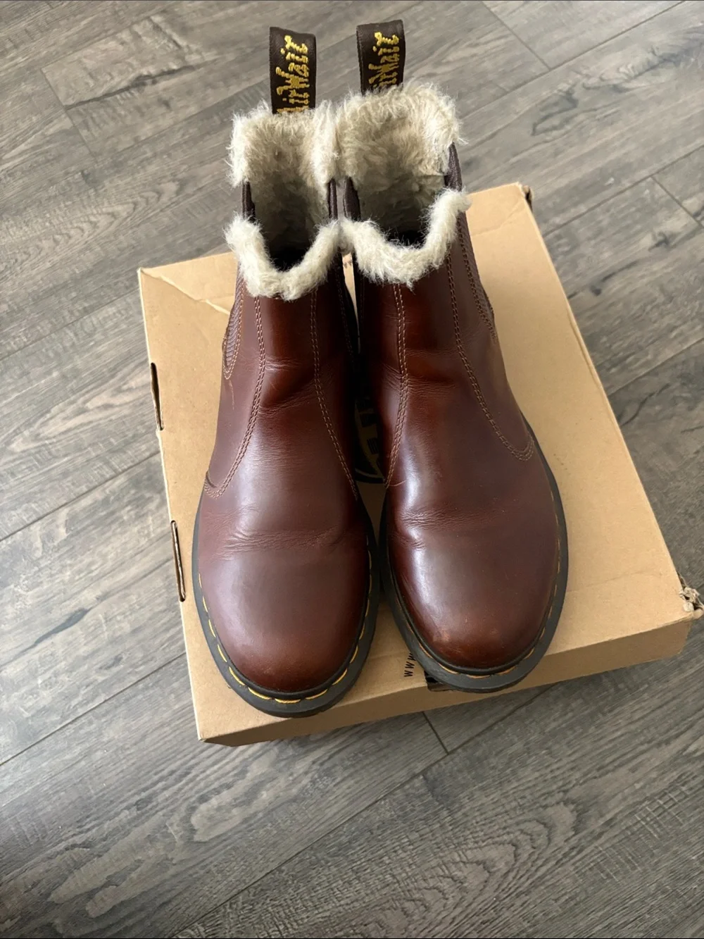 🍁🍂Dr. Martens Brown Faux-Fur Chelsea Ankle Boots🍂🍁